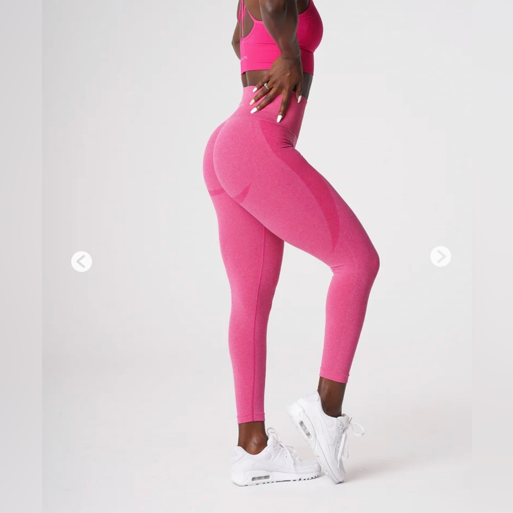 NVGTN Fuschia Contour Seamless Leggings. Size Medium